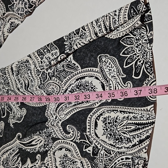 Sandra Darren | Gray and Cream Paisly Faux Wrap Knit Dress - Picture 10 of 12